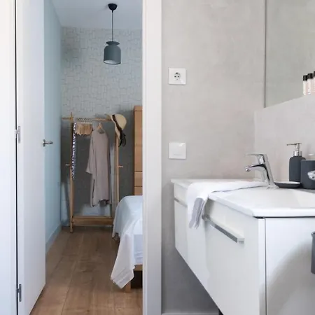 Apartment Plum Guide - Berthelot Barcelona